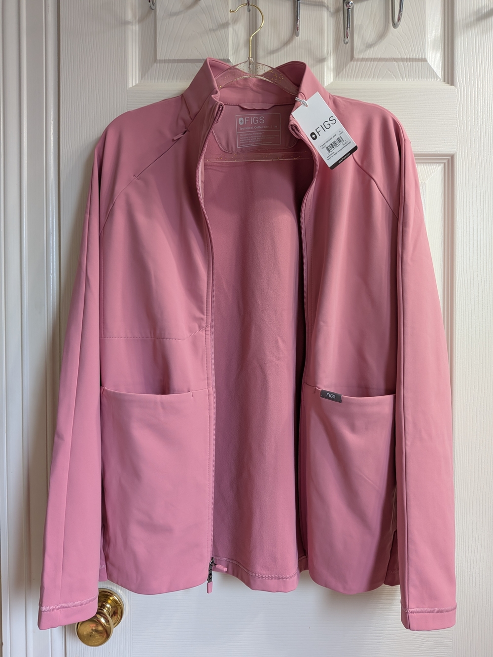 FIGS Men’s Chalk Pink On Shift Contourknit Zip-Front Jacket, Medium NWT